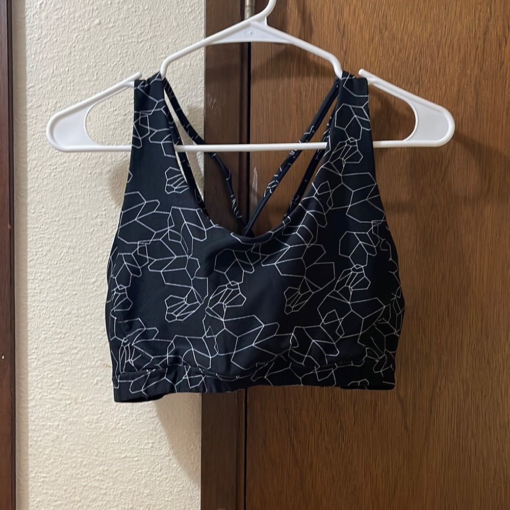Black and white pattern, sports bra